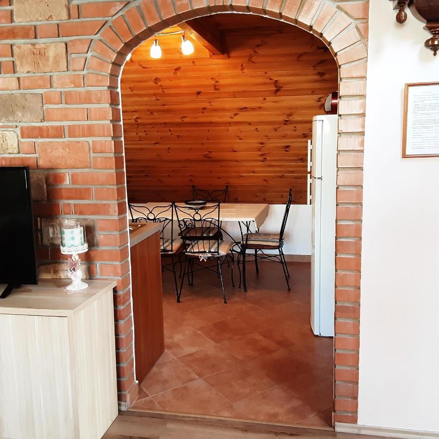 Jazmin Apartman Тихань Екстер'єр фото
